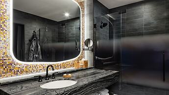 The Rally Hotel at McGregor Square