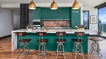 The Rally Hotel at McGregor Square