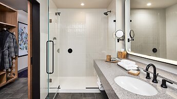 The Rally Hotel at McGregor Square