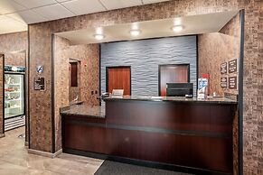 Cobblestone Hotel & Suites-Little Chute