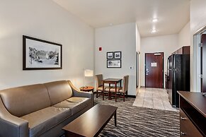 Cobblestone Hotel & Suites-Little Chute