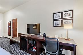 Cobblestone Hotel & Suites-Little Chute