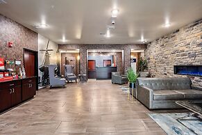 Cobblestone Hotel & Suites-Little Chute