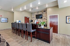 Cobblestone Hotel & Suites-Little Chute