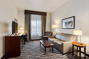 Cobblestone Hotel & Suites-Little Chute
