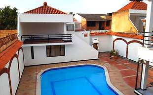 House with Pool & Hot Tub in Anapoima