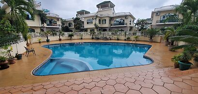 Mini-Mansion Villa Adjacent To The Beach