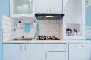 Best Comfy and Modern 2BR Green Pramuka Apartment