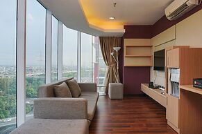 Cozy Living 1BR Tamansari The Hive Apartment