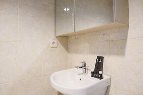 Cozy Living 1BR Tamansari The Hive Apartment