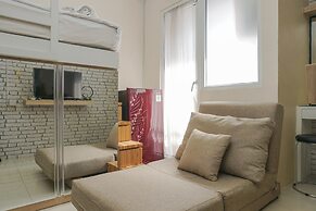 Comfy and Beautiful Studio Green Pramuka Apartment