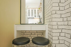 Comfy and Beautiful Studio Green Pramuka Apartment