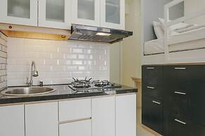Comfy and Beautiful Studio Green Pramuka Apartment