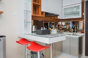 Chic and Strategic Studio Brooklyn Alam Sutera Apartment