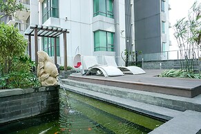 Homey with Private Lift 2BR Apartment at St. Moritz Puri near Mall