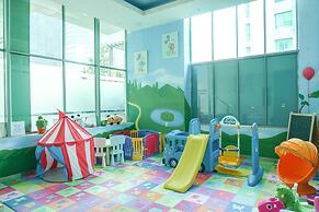 Homey with Private Lift 2BR Apartment at St. Moritz Puri near Mall