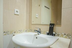 Strategic 1BR The Boulevard Apartment with Luxurious Design