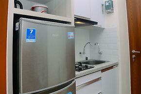 Comfy with Modern Style 1BR Grand Kamala Lagoon Apartment