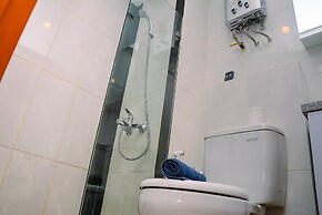 Comfy with Modern Style 1BR Grand Kamala Lagoon Apartment