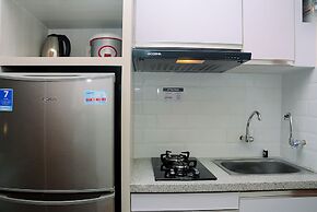 Comfy with Modern Style 1BR Grand Kamala Lagoon Apartment