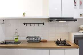 Modern Chic Studio Room at Grand Asia Afrika Apartment