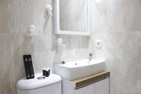 Modern Chic Studio Room at Grand Asia Afrika Apartment