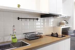 Modern Chic Studio Room at Grand Asia Afrika Apartment