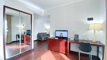 1BR Queen Bed at Ancol Marina Apartment near Dufan