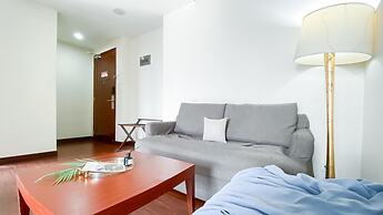 1BR Queen Bed at Ancol Marina Apartment near Dufan