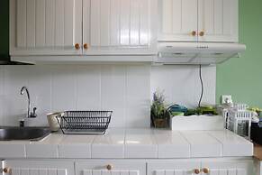 Stylish & Comfortable Studio at Beverly Dago Apartment