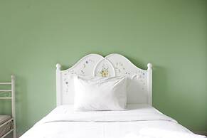 Stylish & Comfortable Studio at Beverly Dago Apartment