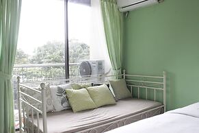Stylish & Comfortable Studio at Beverly Dago Apartment