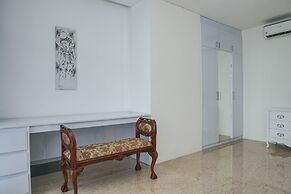 Luxury Design 1BR L'Avenue Apartment near Pancoran