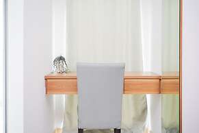 Cozy and Good Location Studio Apartment M-Town Residence