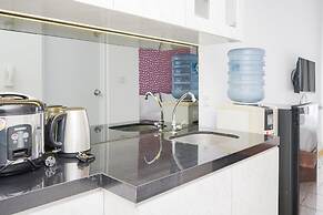 Cozy and Good Location Studio Apartment M-Town Residence