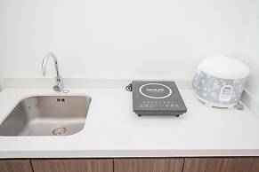 Modern Studio Apartment at Tree Park Cikokol