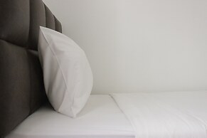 Homey 2BR Majesty Apartment near Maranatha University