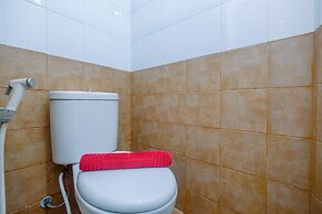 Comfort 1BR with Study Room Green Pramuka Apartment