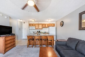 Waikiki Banyan High Level Condo with Private Lanai by Koko Resort Vaca