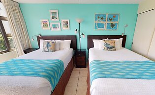 Waikiki Banyan High Level Condo with Private Lanai by Koko Resort Vaca