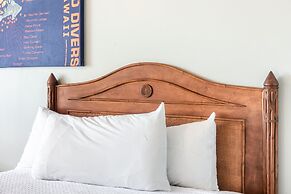 Waikiki Banyan High Level Condo with Private Lanai by Koko Resort Vaca