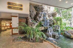 Waikiki Banyan High Level Condo with Private Lanai by Koko Resort Vaca