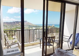 Waikiki Banyan High Level Condo with Private Lanai by Koko Resort Vaca