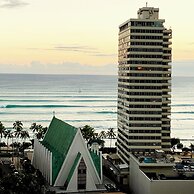 Waikiki Banyan High Level Condo with Private Lanai by Koko Resort Vaca