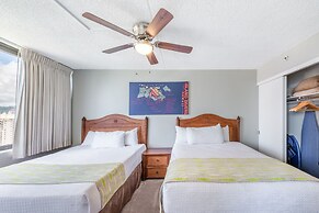 Waikiki Banyan High Level Condo with Private Lanai by Koko Resort Vaca