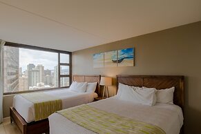 Waikiki Banyan High Level Condo with Private Lanai by Koko Resort Vaca