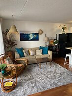 Waikiki Banyan High Level Condo with Private Lanai by Koko Resort Vaca