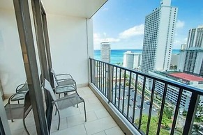 Waikiki Banyan High Level Condo with Private Lanai by Koko Resort Vaca