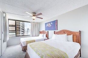 Waikiki Banyan High Level Condo with Private Lanai by Koko Resort Vaca