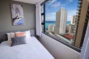 Deluxe Ocean View Condo 2 Queen Beds in Waikiki, FREE Parking & Wi-Fi 